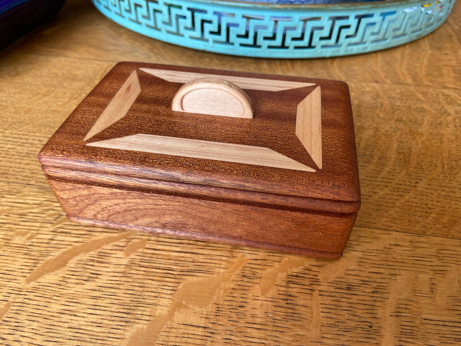 Mahogany Keepsake Box #2 – Geometric Wood Inlay – 6"x4"
