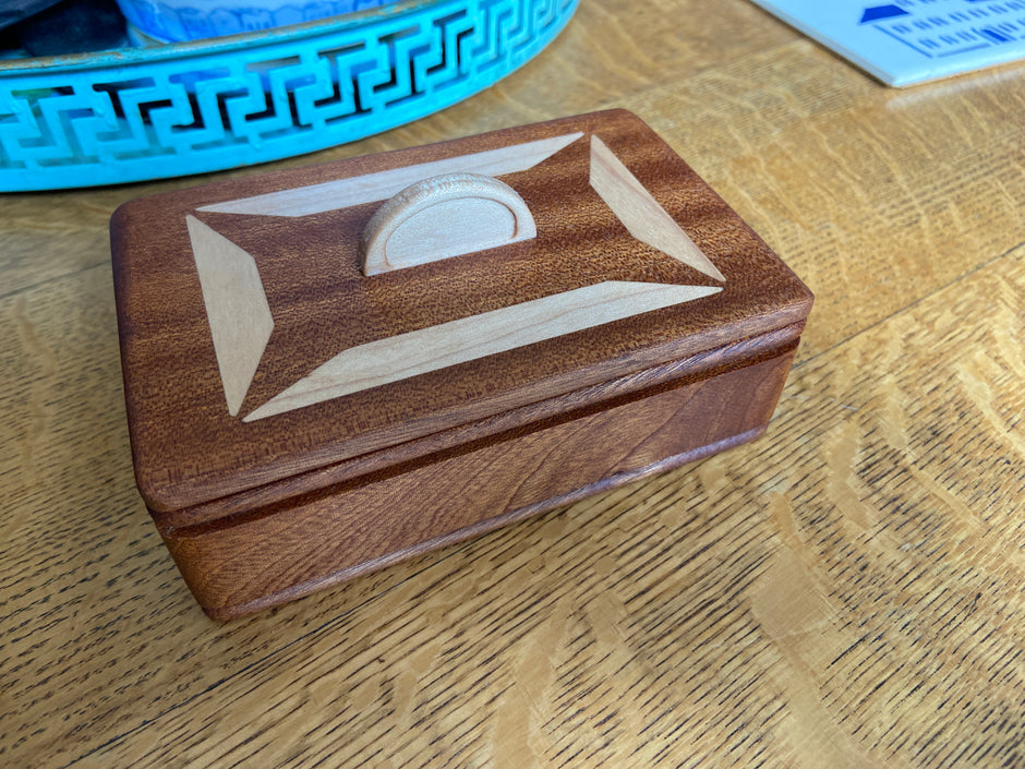 Mahogany Keepsake Box #1 – Geometric Wood Inlay – 6"x4"