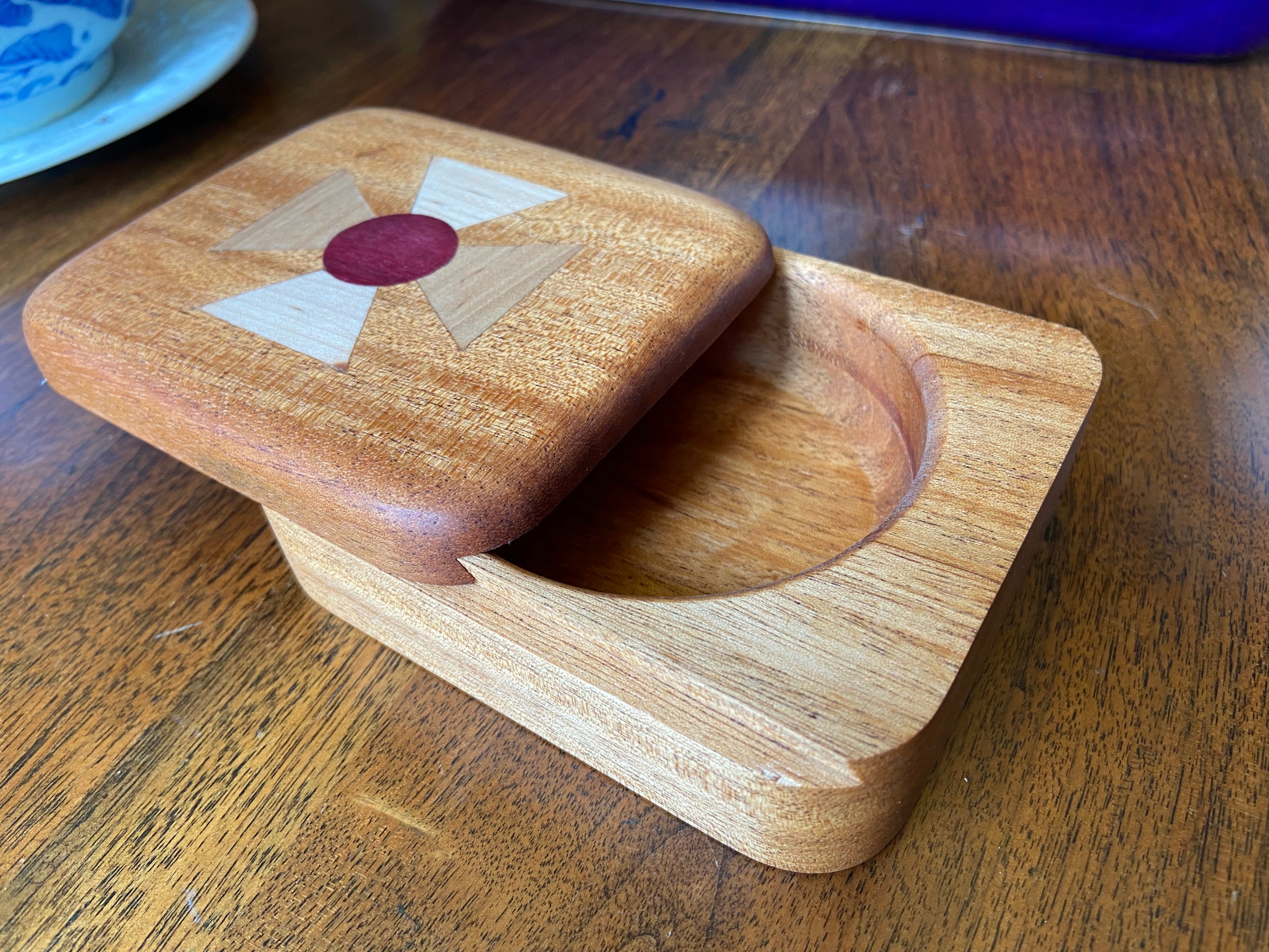 Small sliding dovetail box for desktop or bureau to hold desktop, keepsake or jewelry items.