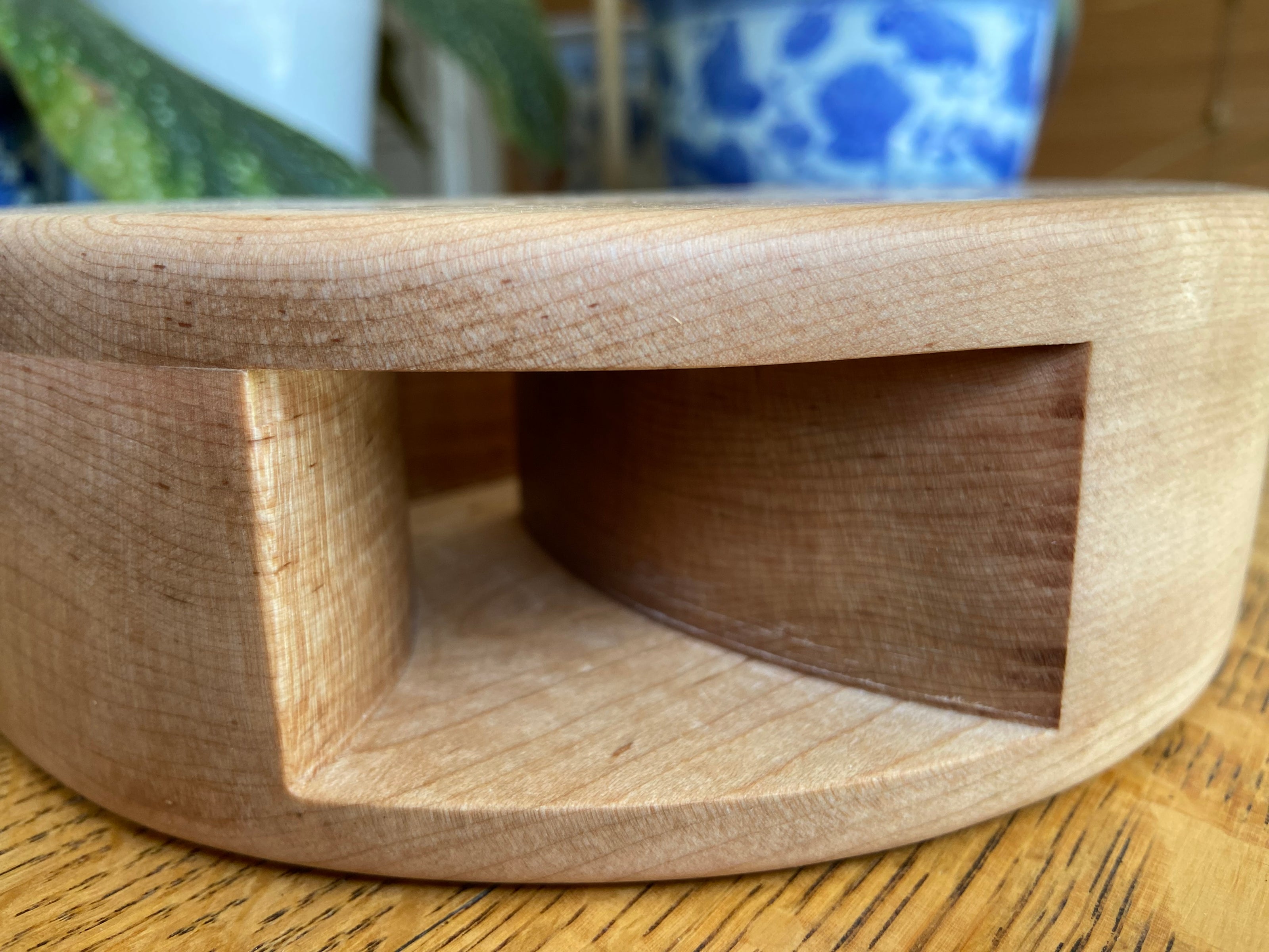Smartphone Speaker Amplifier - Handmade Wood