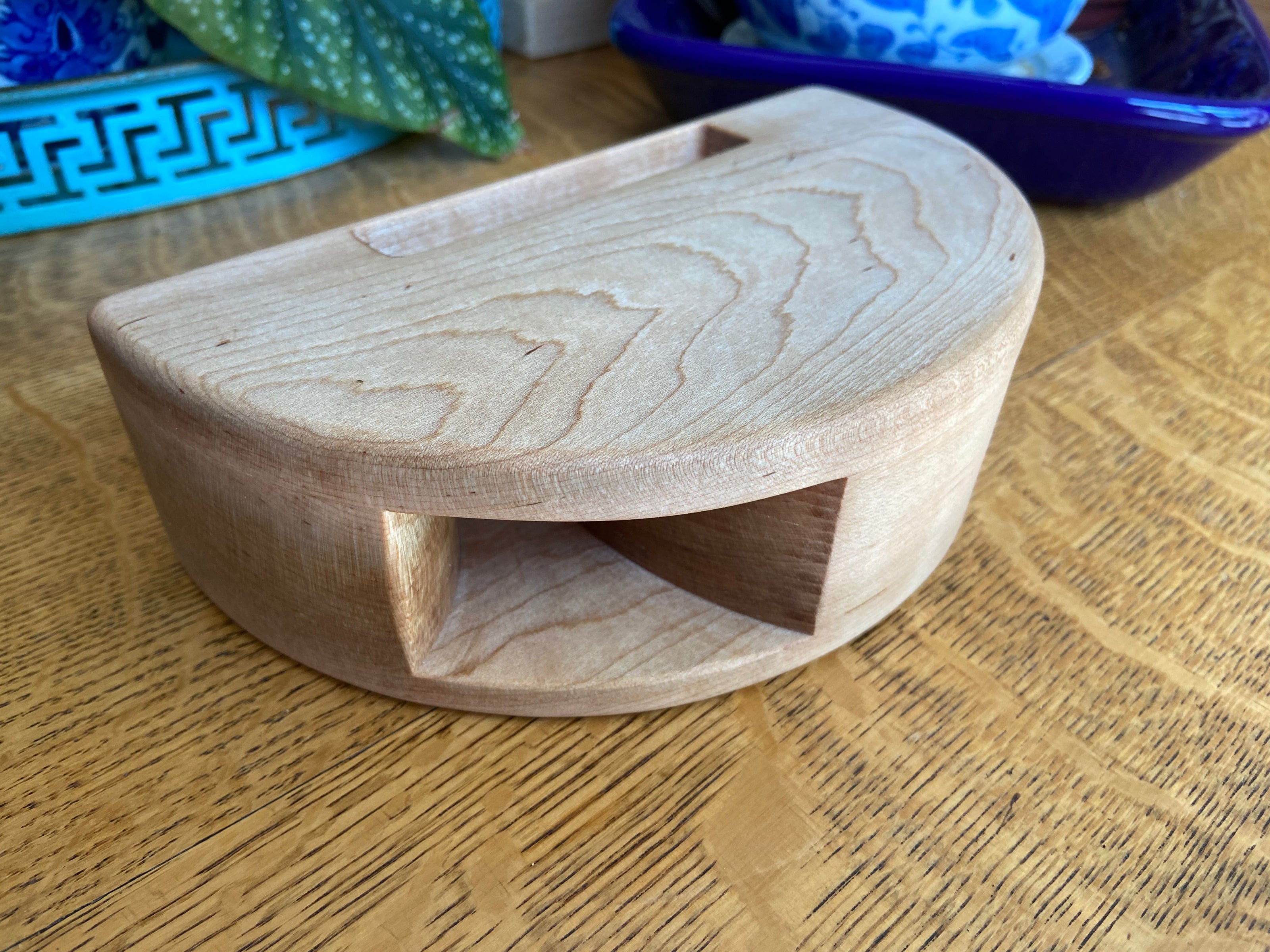 Smartphone Speaker Amplifier - Handmade Wood