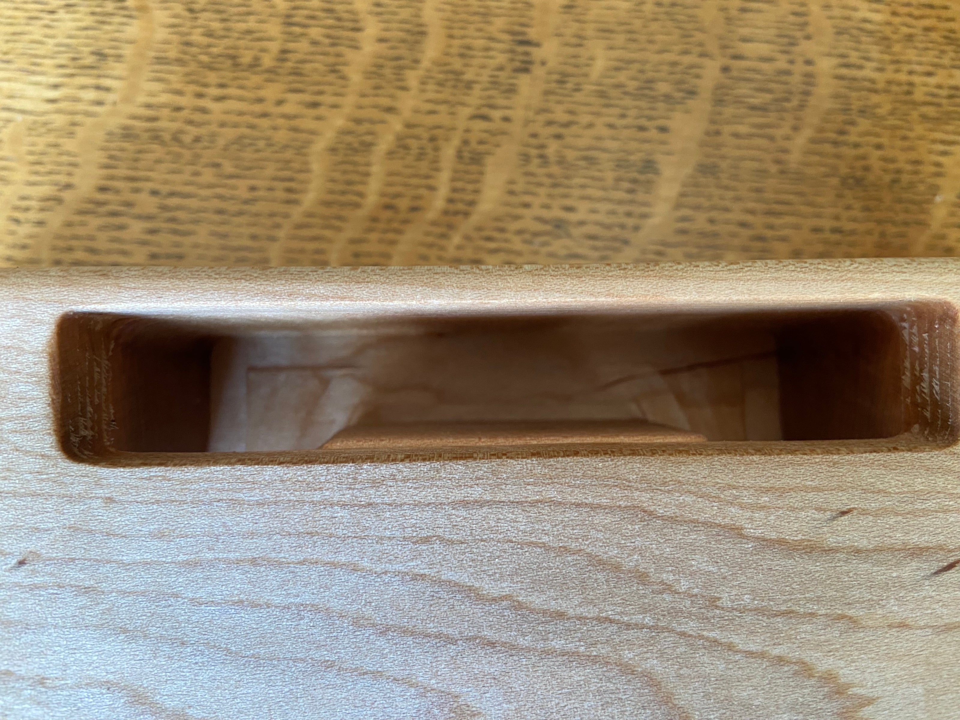 Smartphone Speaker Amplifier - Handmade Wood
